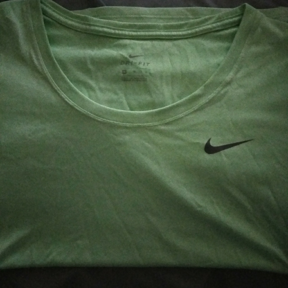 Wmn's Light Green Nike Dri Fit Scoop Neck Tee